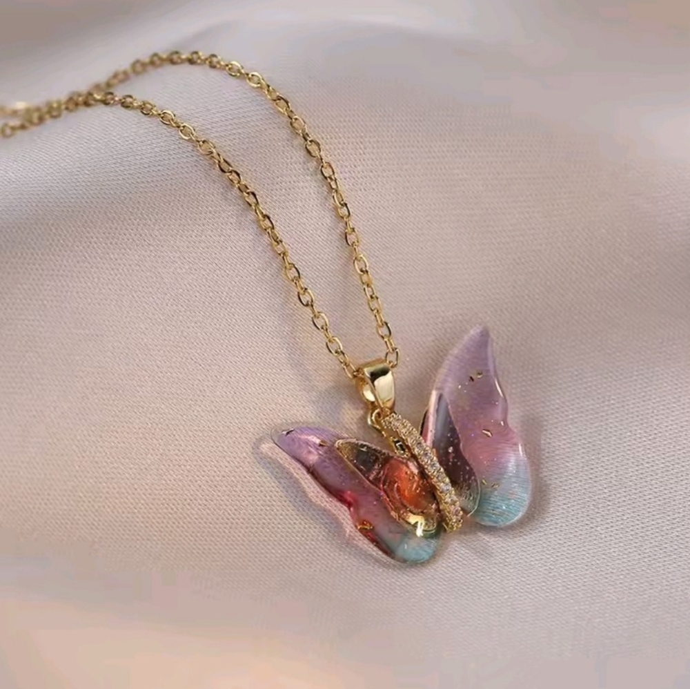 Elegant Gold Colorful Crystal Charm Butterfly Pendant Necklace - Picture 2 of 8